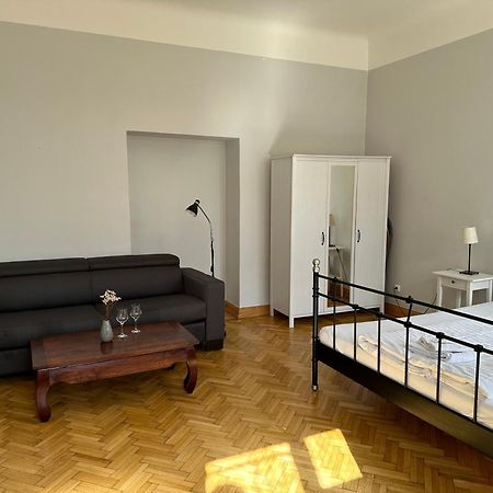 Historic Centre Apartments IV براغ المظهر الخارجي الصورة